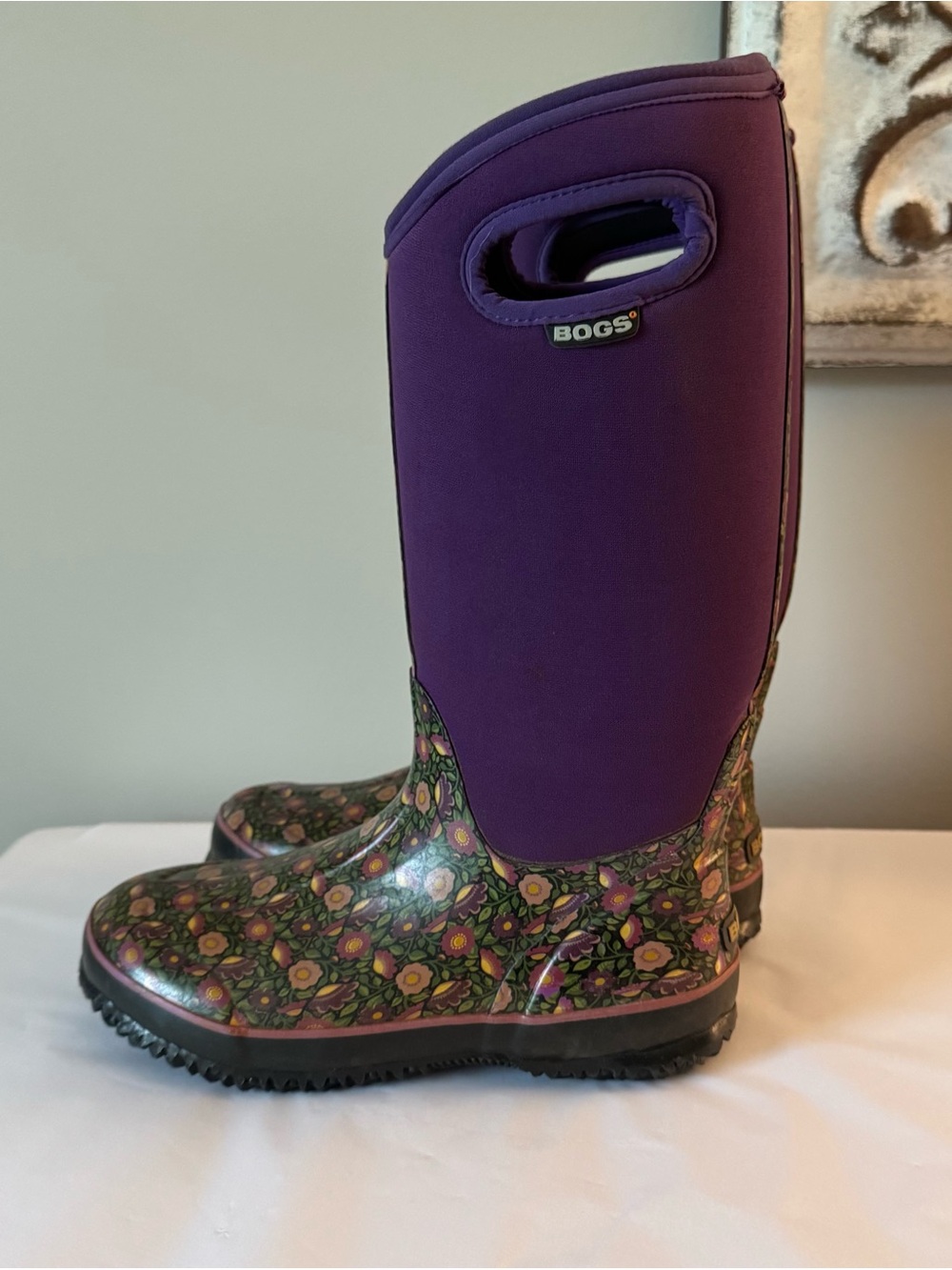 BOGS Size 8 Women’s Tall Floral Winter Waterproof Boots